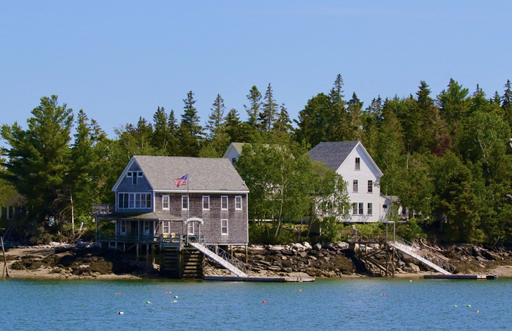 The first building that campers encounter is the Queen Mary, which has a collection of bird skins, field guides, and a dormitory. All photographs by the author.